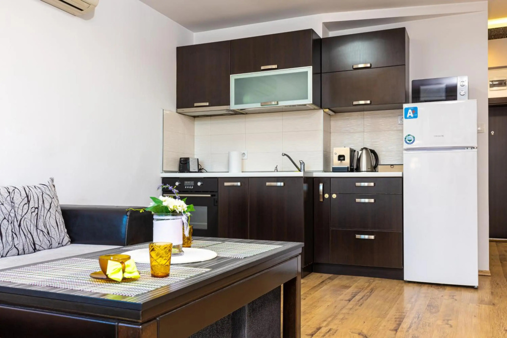 Nice 1BD Apartment next to Medical University