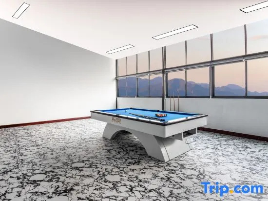 Yuan Atour Hotel (Yiwu Airport High-speed Railway Station)