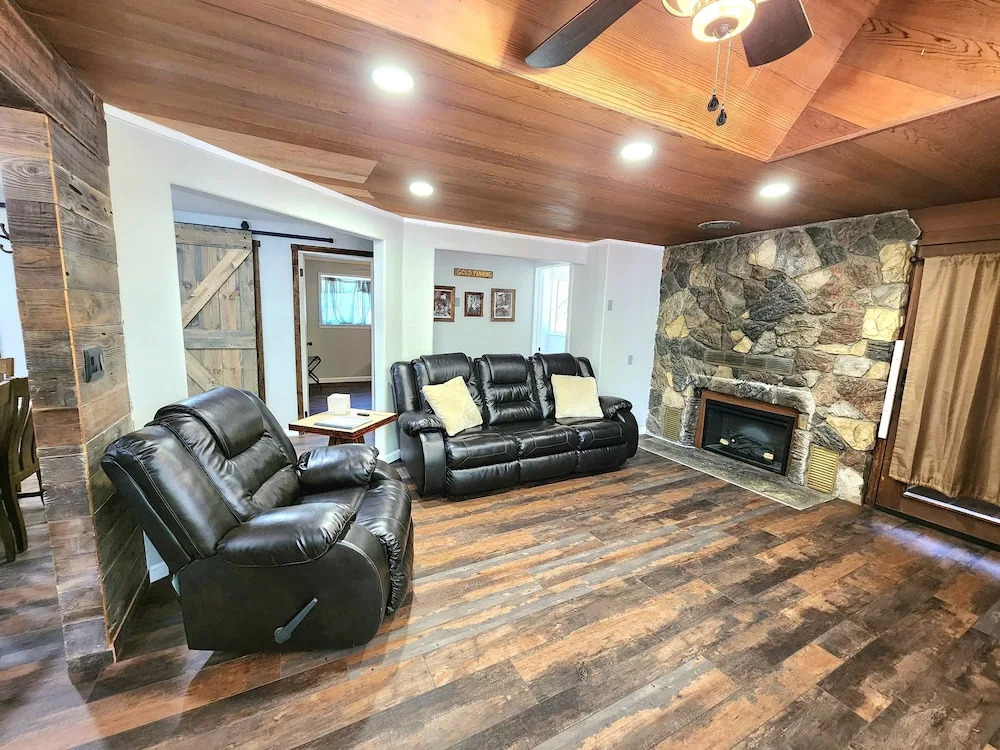 Miners Suite in Shaver Lake