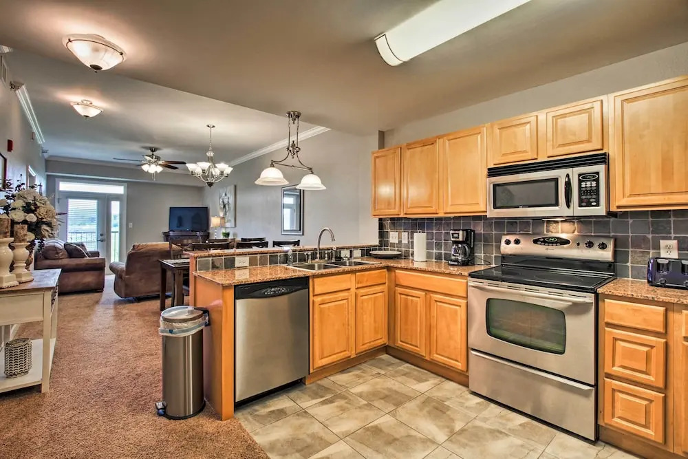 Sevierville Resort Retreat ~ 2 Mi to Pigeon Forge!