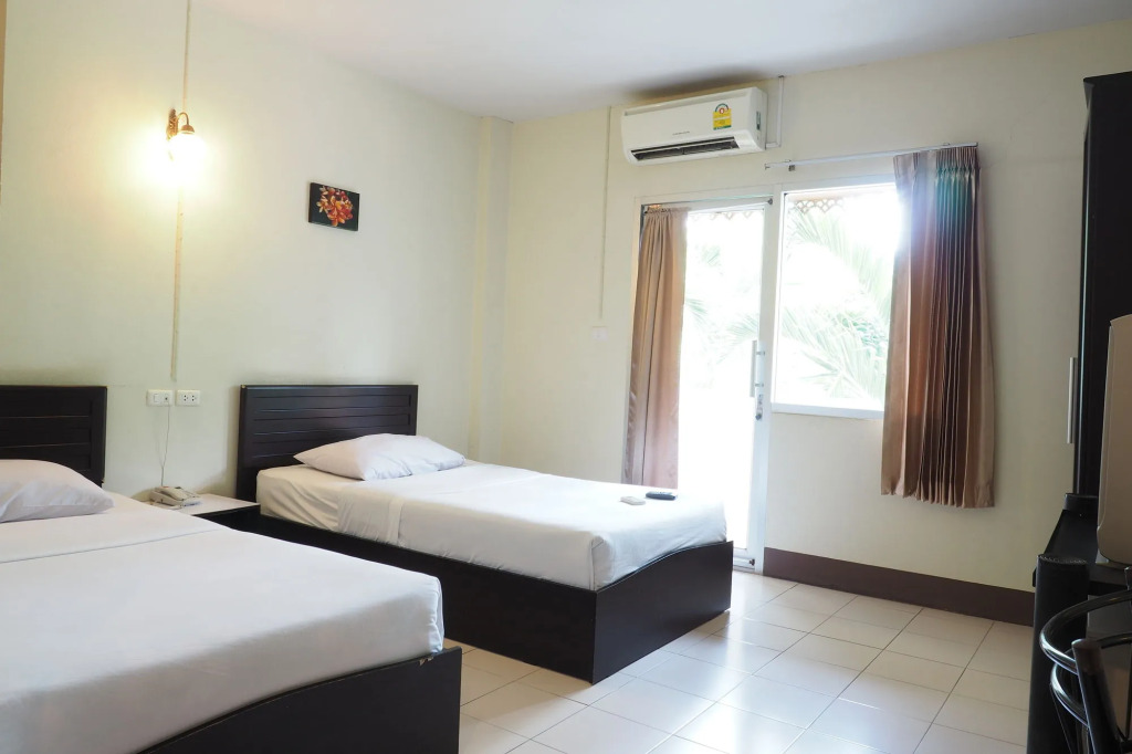ภูตะวัน กาญจน์ รีสอร์ท Phutawan Kan Resort