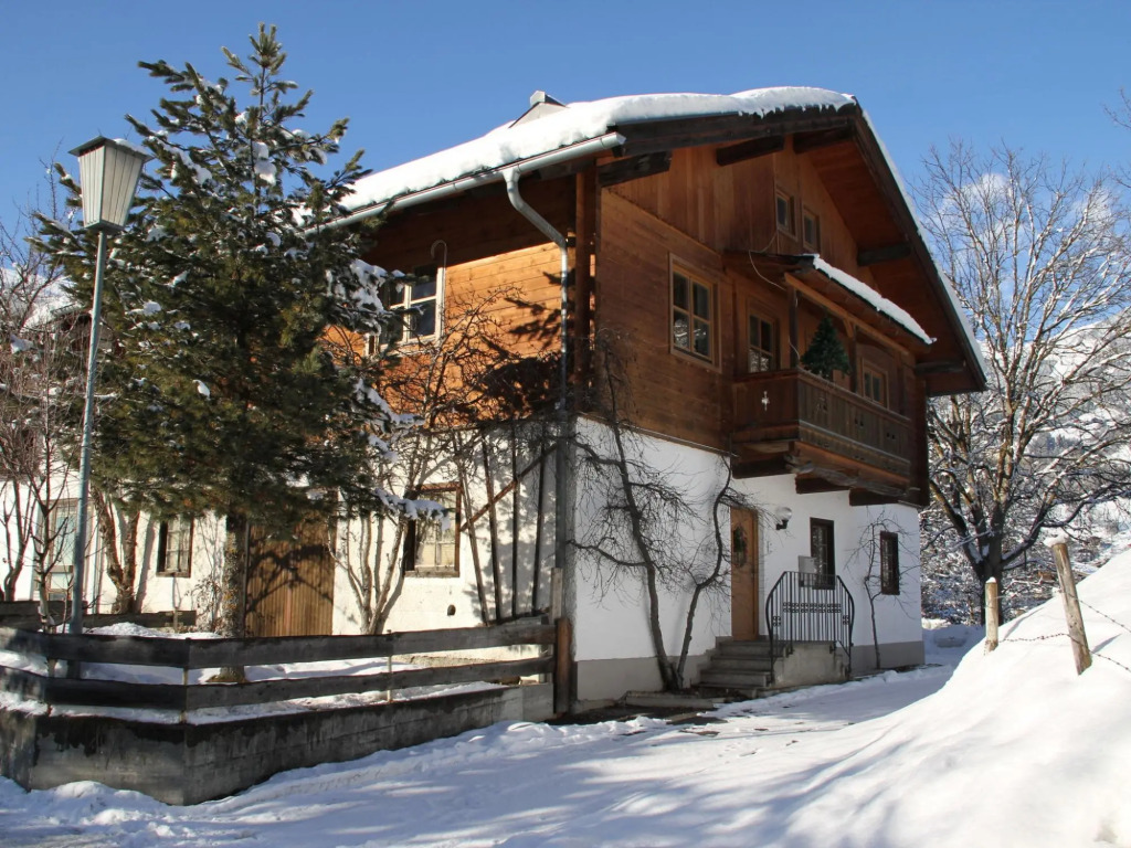 Sunlit Apartment near Ski Area in Mittersill