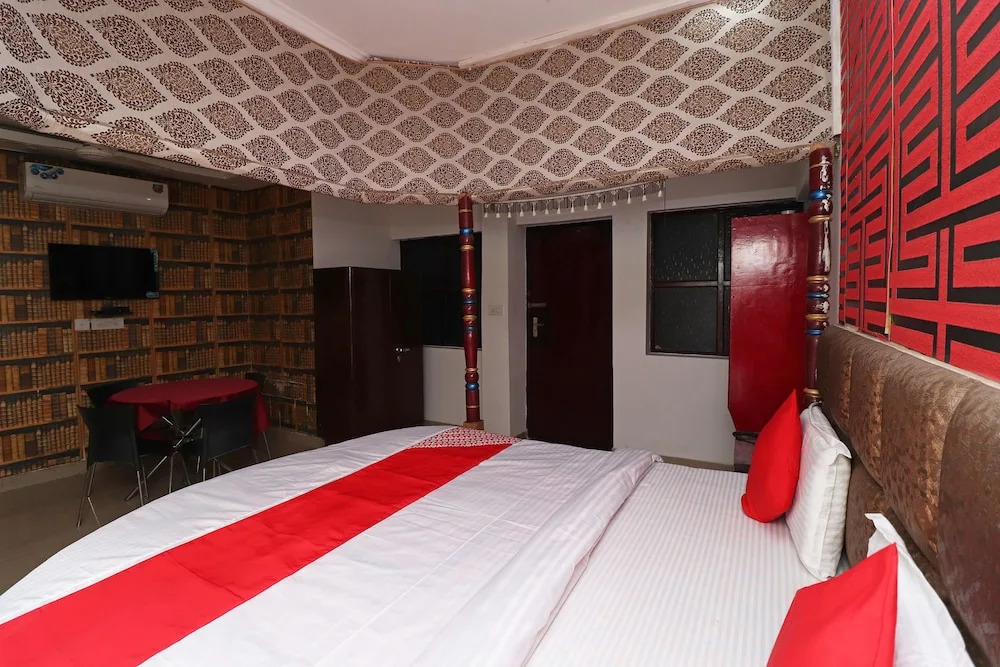 D Season Hotel