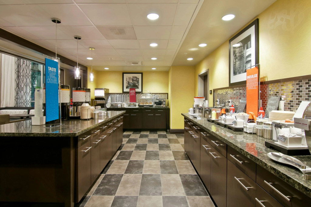 Hampton Inn & Suites Bellevue Downtown/Seattle