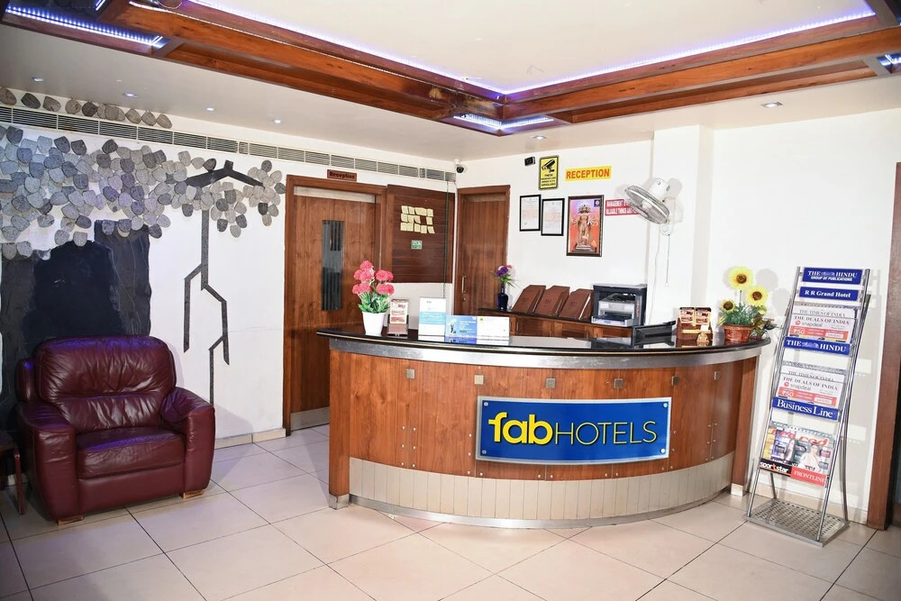 Fabhotel Rr Grand Daba Garden