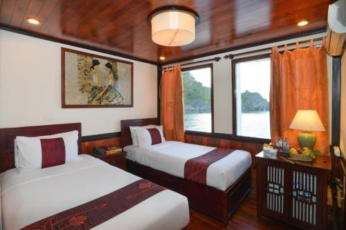 Oasis Bay Classic Cruises