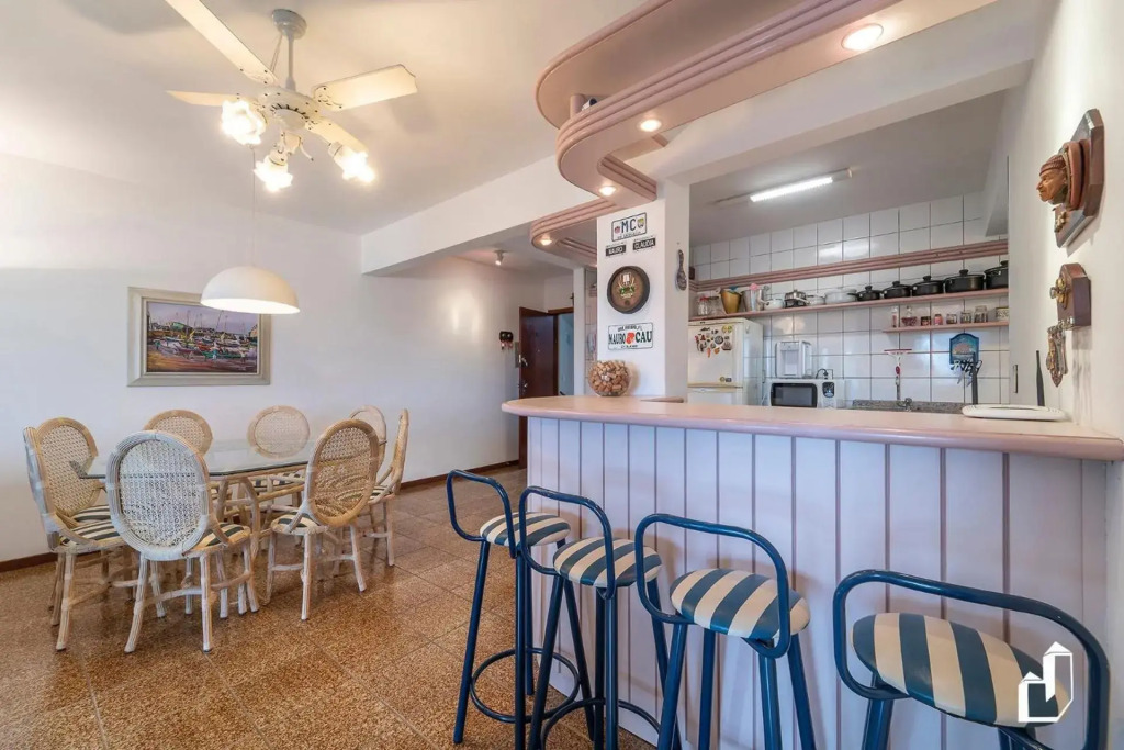 Apartamento com 02 dormitórios