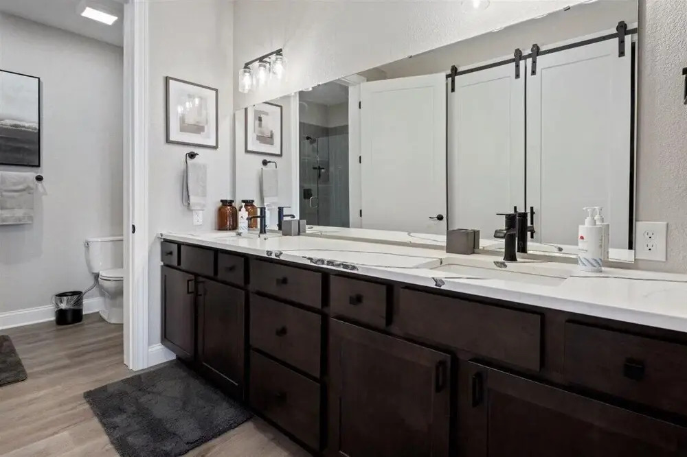 Upscale Lakeside Condo With Extraordinary Amenities at Topsider in Osage Beach 19mm