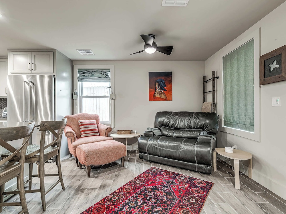 Cozy 1-bedroom Retreat in Tulsa