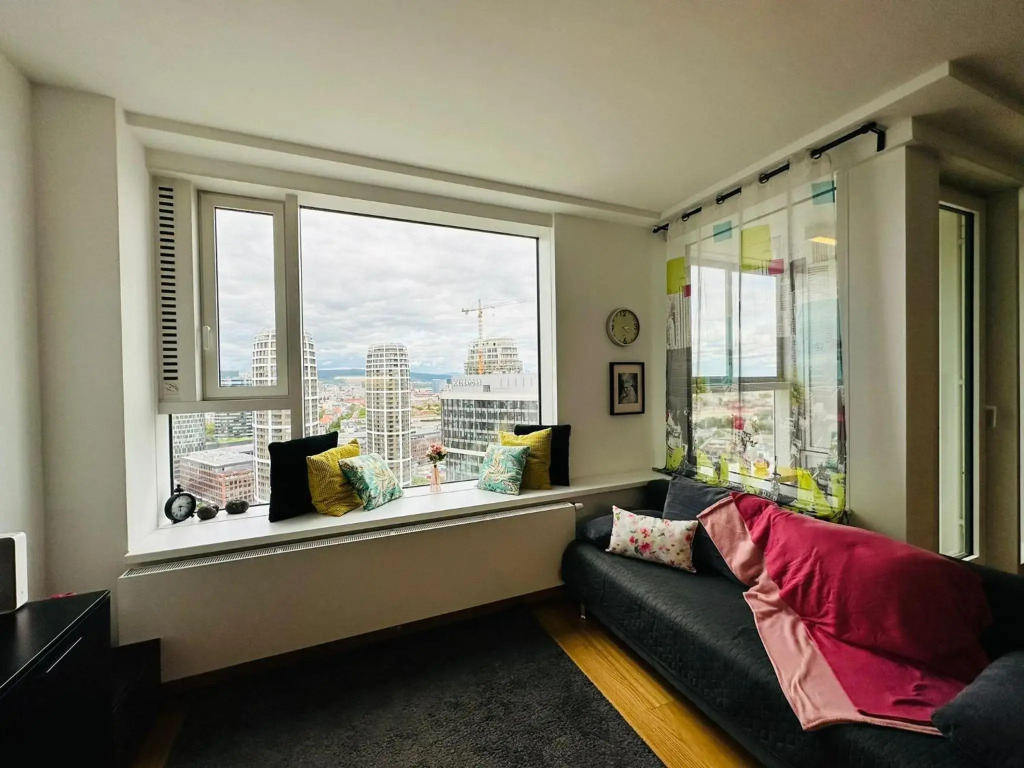 Apartments in Panorama City on 25th floor - amazing view close to Old town