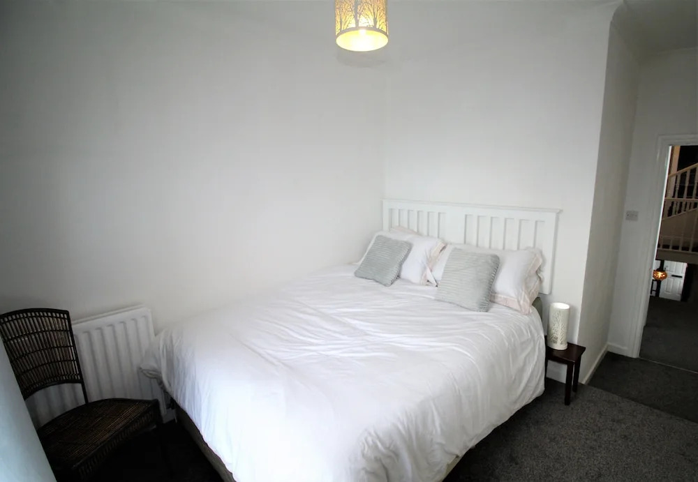 Sleeps 9 - Large Period Property -beautiful Refurb