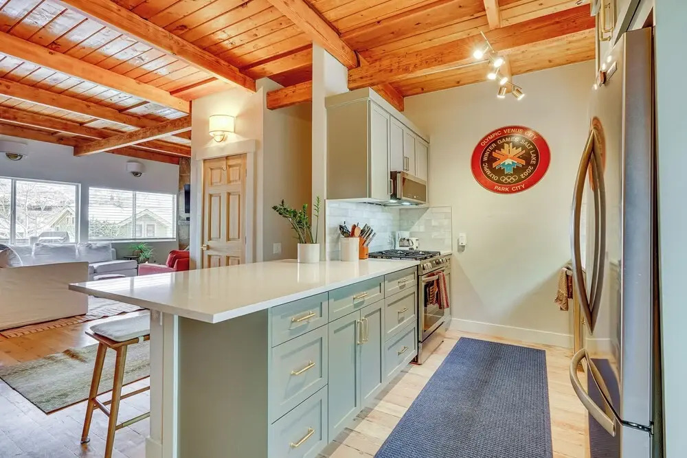 Half-mi to Park City Mountain: Cabin w/ Hot Tub!