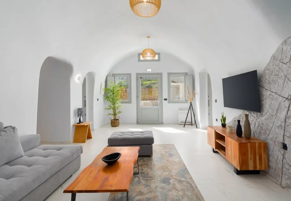 White Occhio Villa Santorini