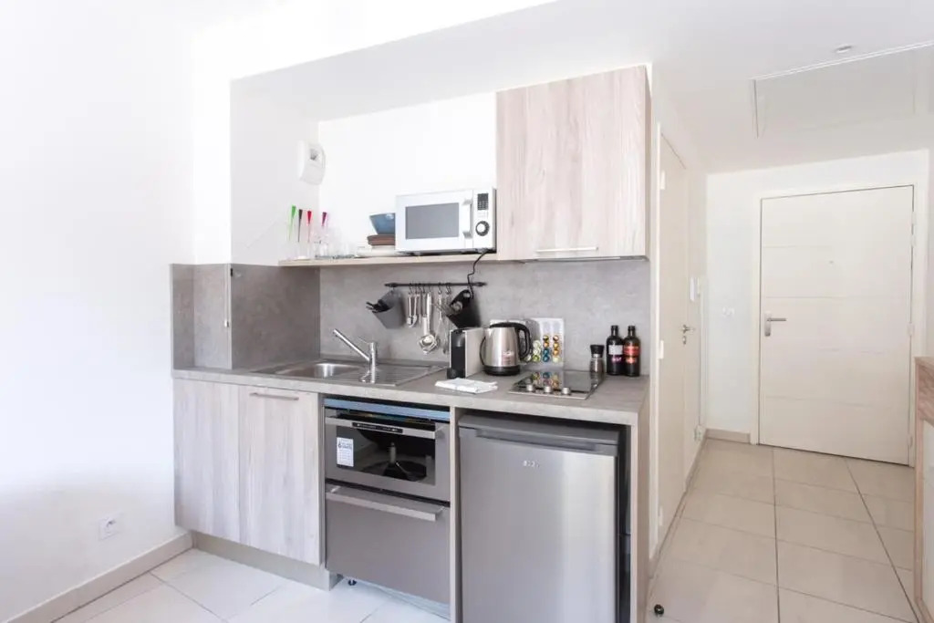 Air-Conditioned Furnished Studio in A Luxury Residence