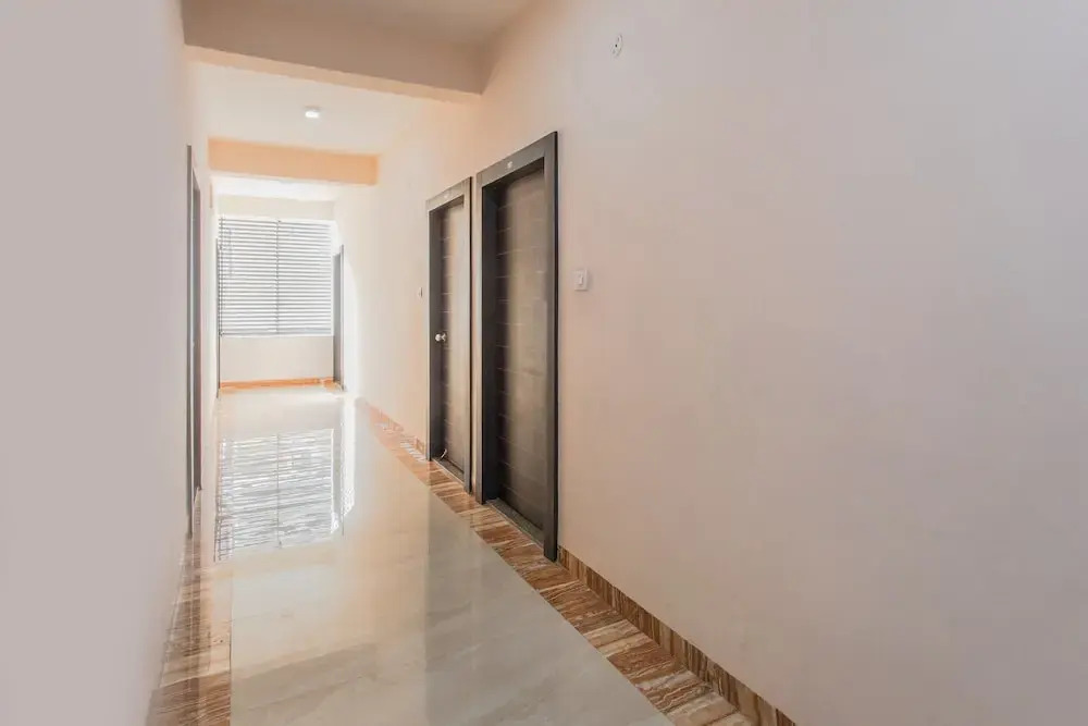 OYO 27654 Hotel Grand Valley
