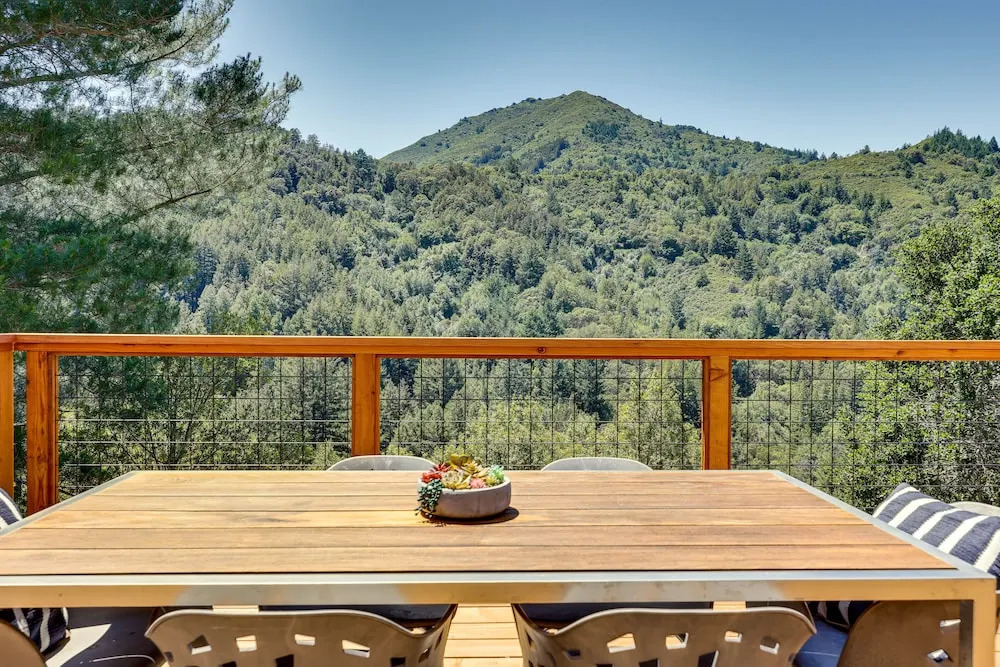 Unique Larkspur Cabin w/ Treetop Mountain Views!