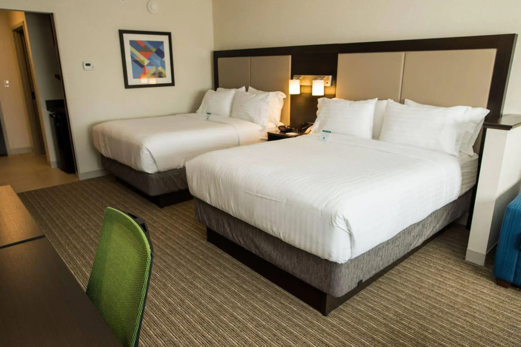 Holiday Inn Express & Suites Marietta by IHG