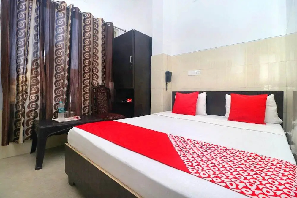 OYO 19318 Jn Residency