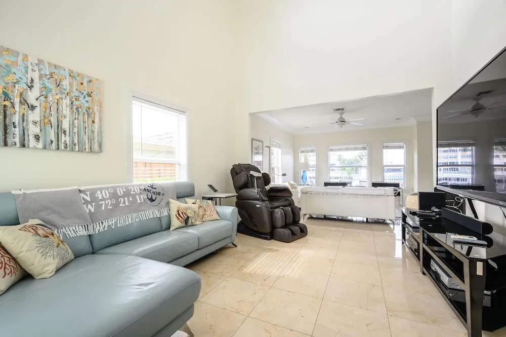 4331 W Tradewinds Ave Duplex Unit A 3 Bedrooms 2.5 Bathrooms Duplex