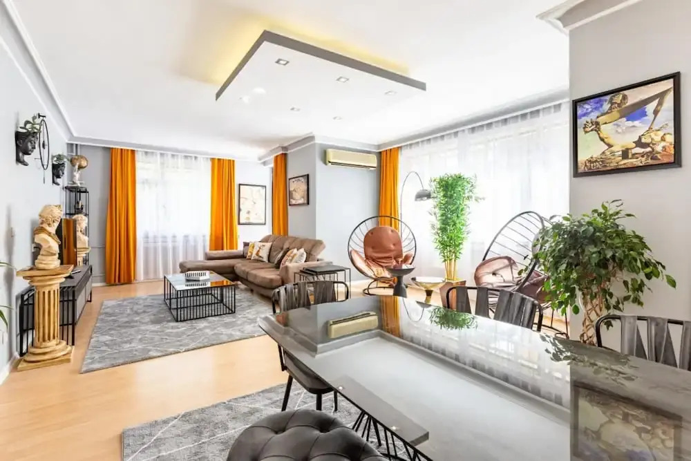 Spacious Apartment on Bagdat Street Kadikoy