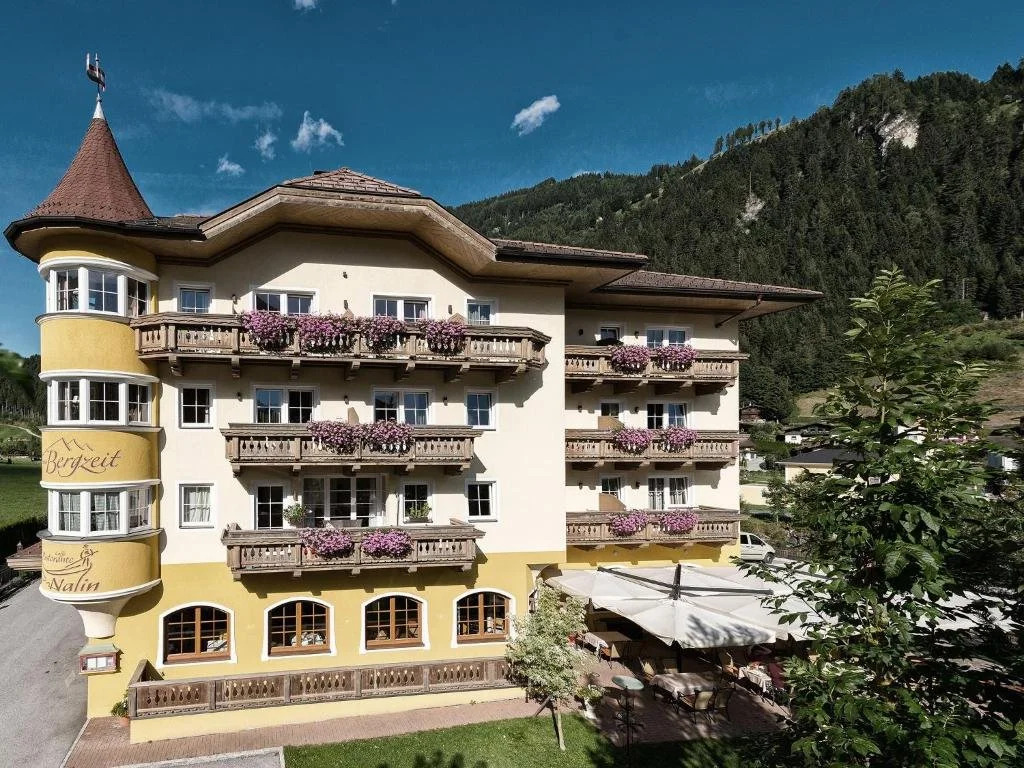 Hotel Bergzeit
