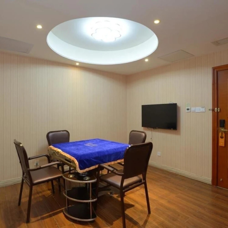 Vienna Hotel Guigang Central Square