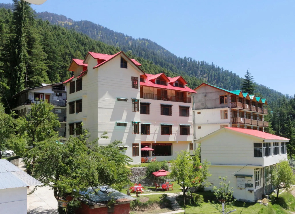Sparsh Resort, A Boutique Stay - Just 2kms uphill from Mall Road, near Old Manali