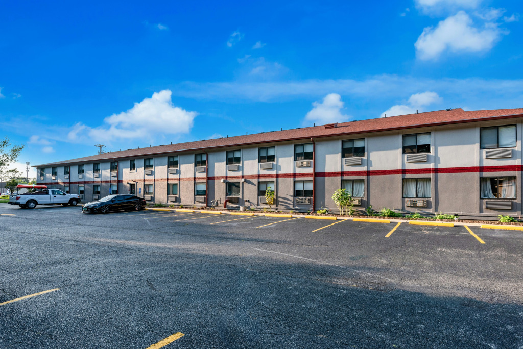 Red Roof Inn & Suites Vineland - Buena