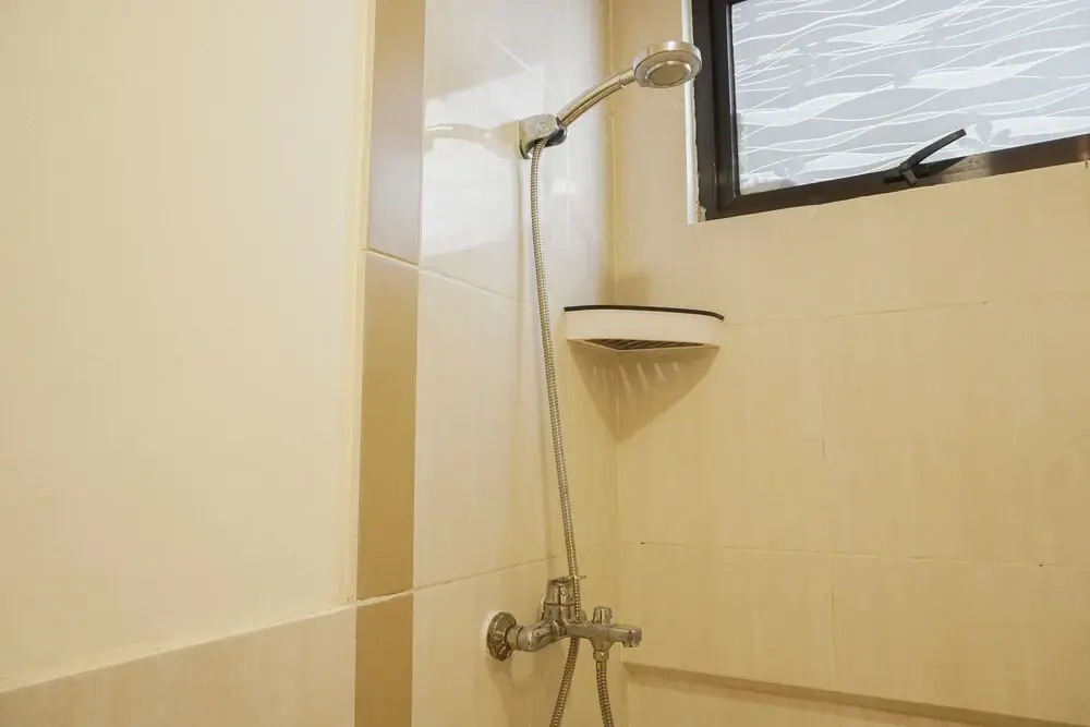 Comfort 1Br With Working Room At Meikarta Apartment