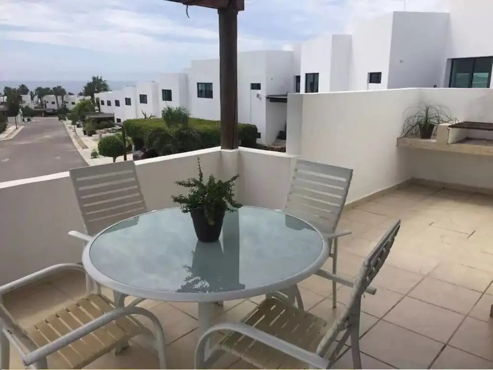 3 Bedroom House , 3 Pools & Gym home