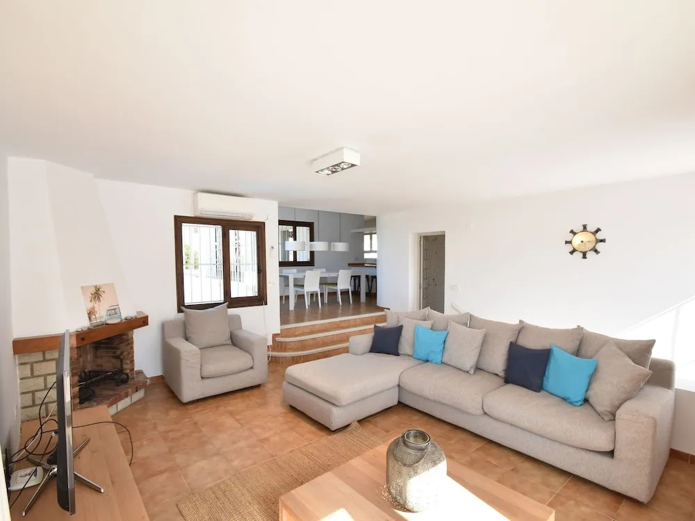 8 pers Luxury villa in prime location, beautiful view, private pool, 500 m golf course