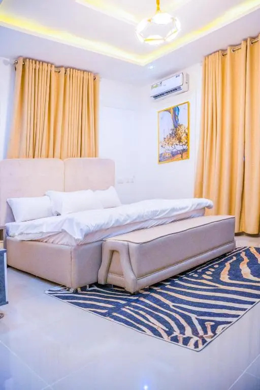 Plistbooking Xive 3 bedroom Luxury Abuja Apartment