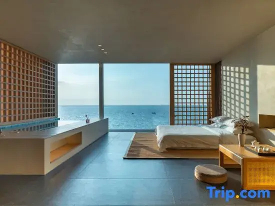 Sunset Island Luxury Seaview Homestay