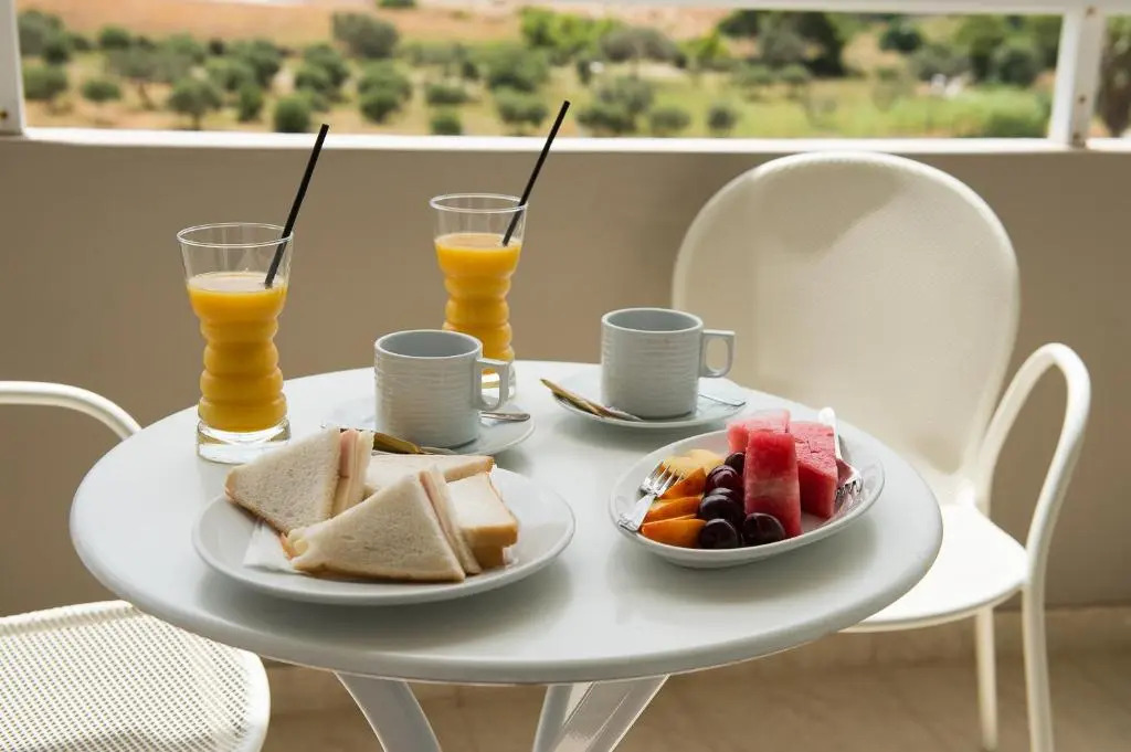 Zoes Hotel & Suites