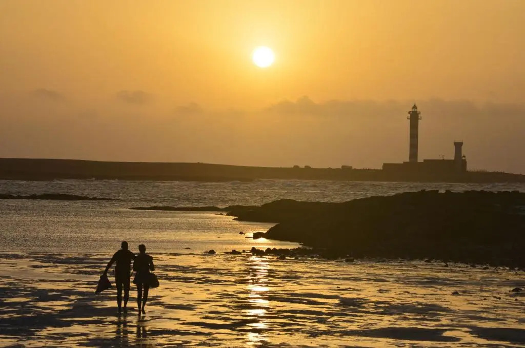 COTILLO BEACH SUN
