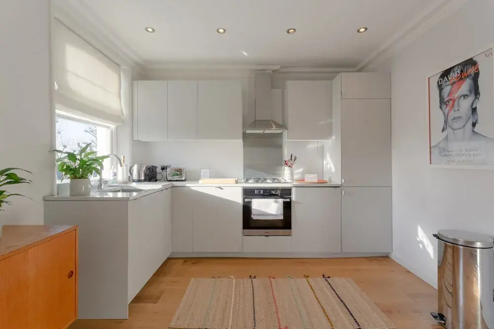 2 Bedroom Apartment Near Ladbroke Grove
