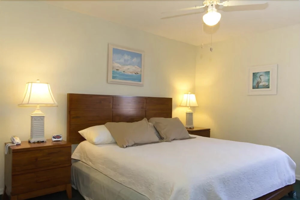 Sandy Pointe 210