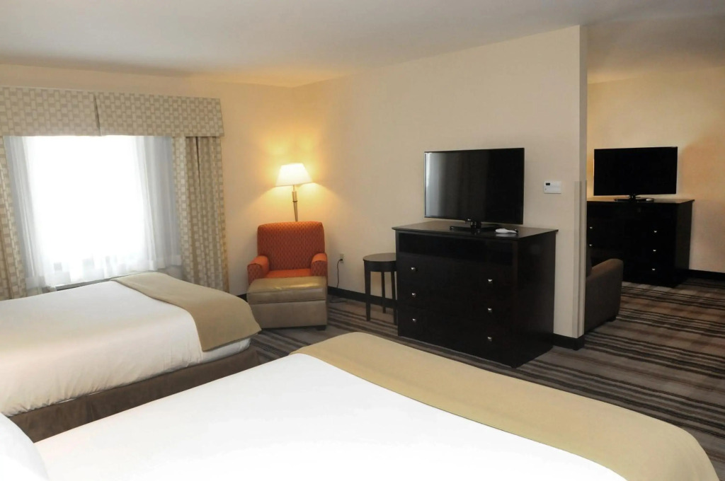 Holiday Inn Express & Suites Cambridge by IHG