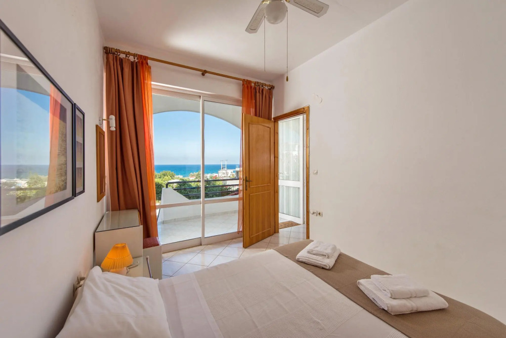 Rouladina Apt 3 in Stalos