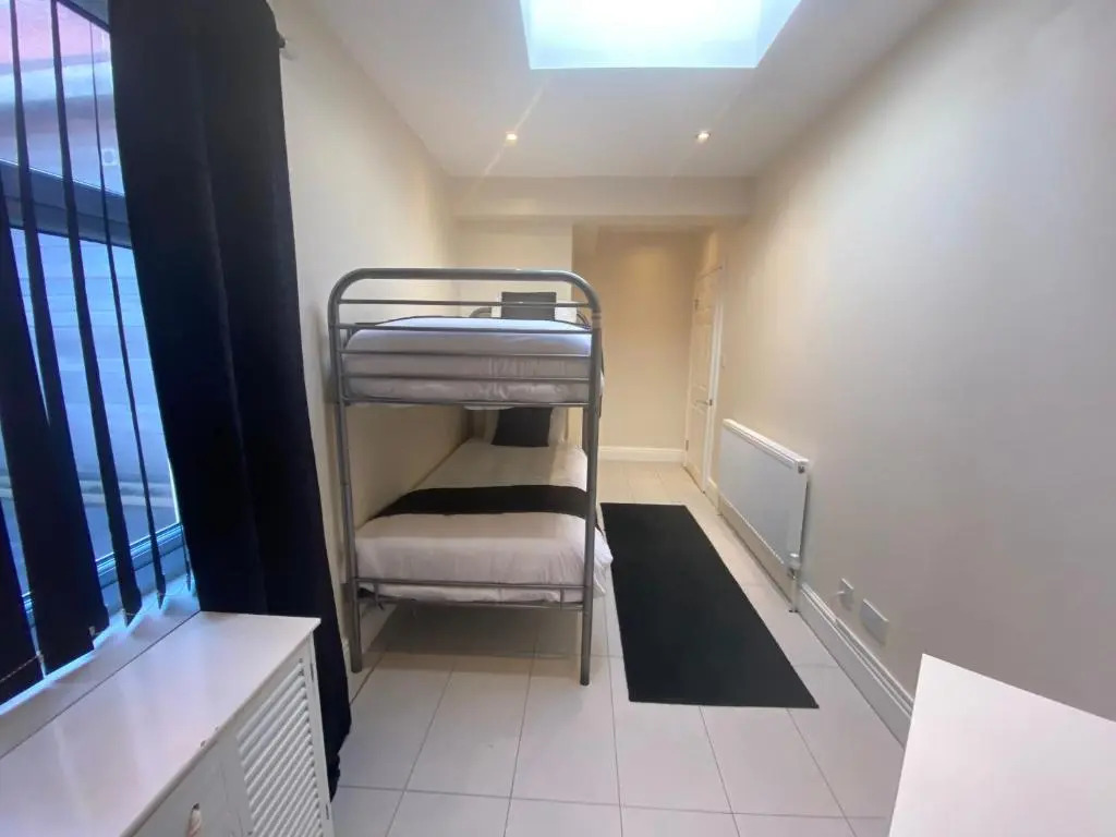 Boutique Blackpool 2 Bed Gold Apartment Sleeps 10