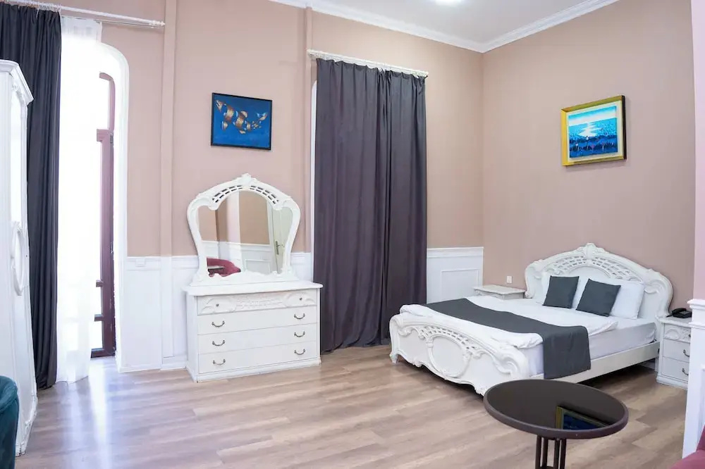 Khatai Royal Hotel