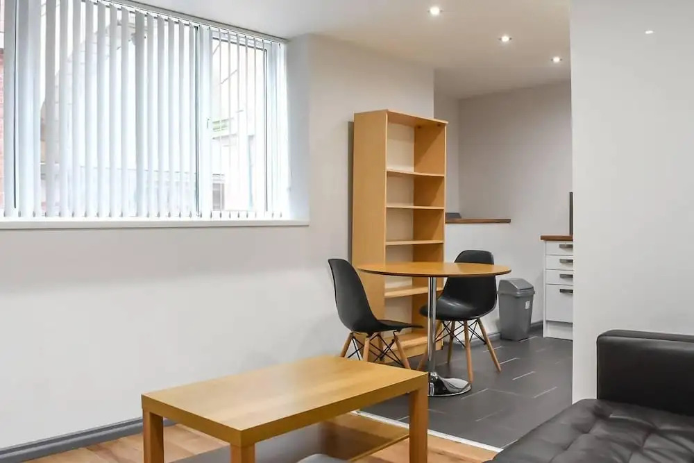 Modern and Bright 1 Bedroom Apartment