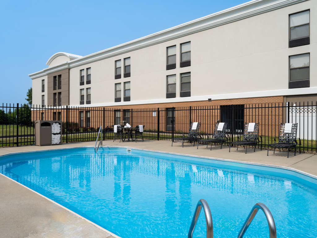 Holiday Inn Express Indianapolis Airport by IHG
