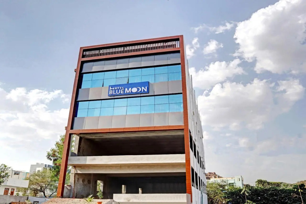 OYO Flagship 87781 Hotel Bluemoon