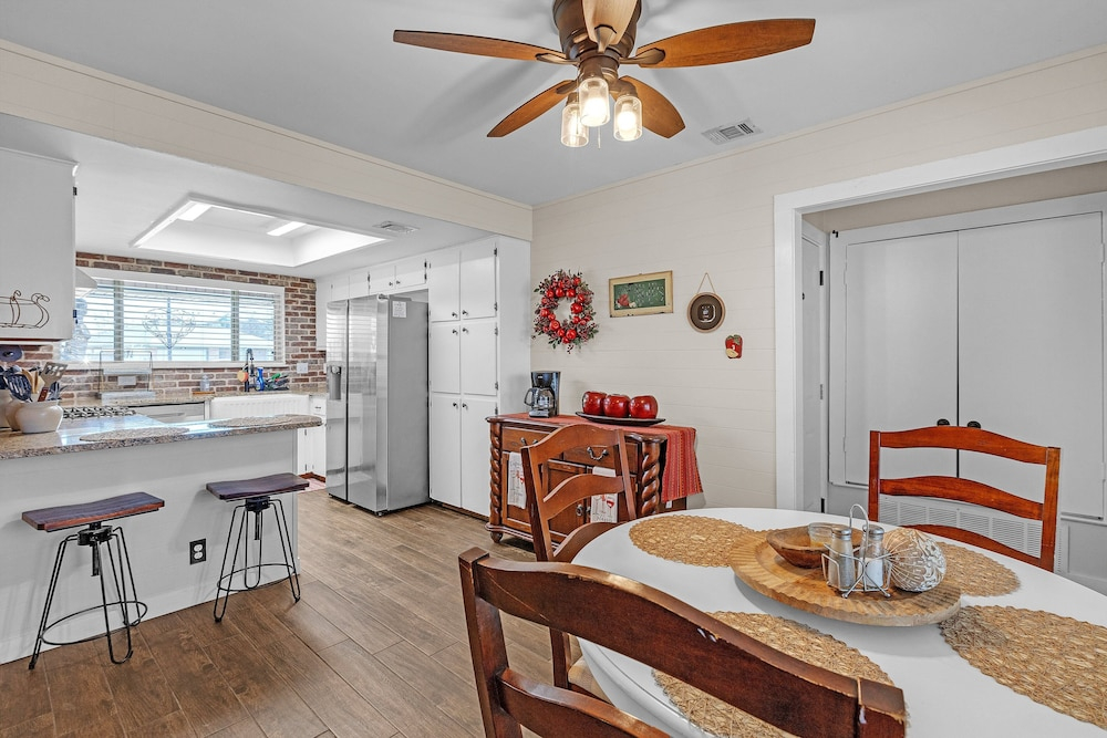 Dean's Retreat At Georgetown 3 Bedroom Home