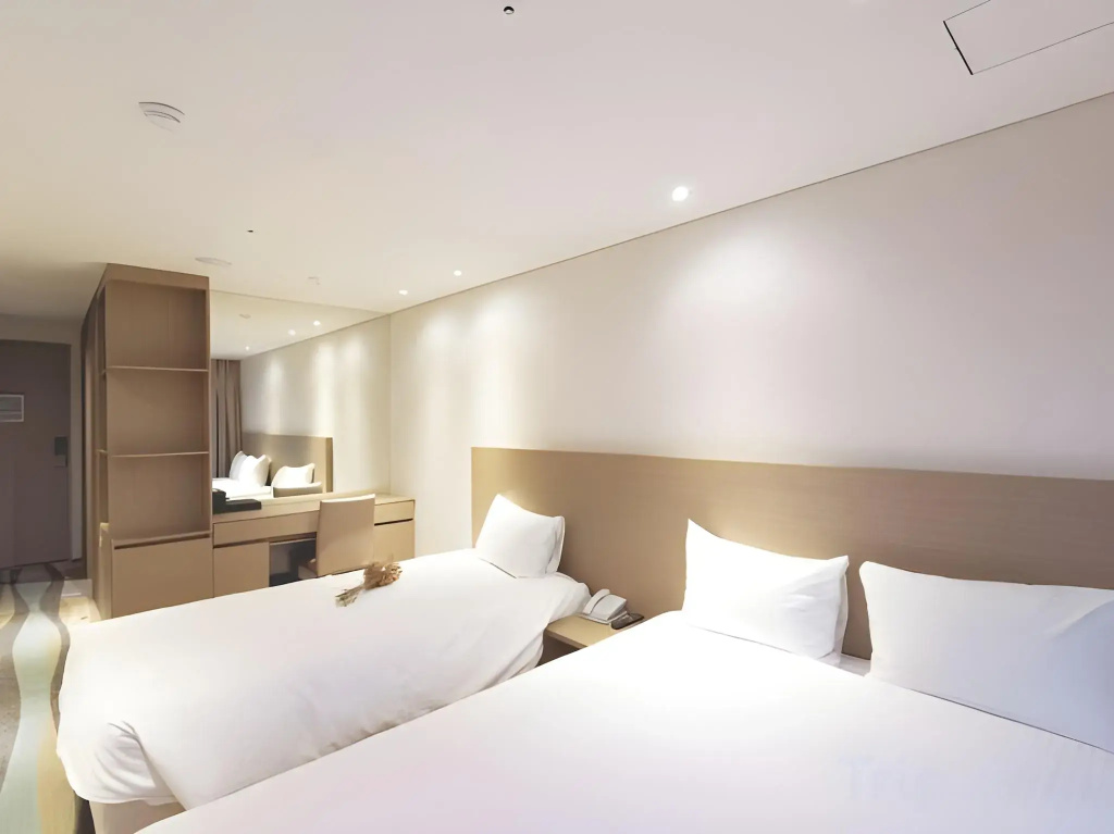 Ebenezer Hotel