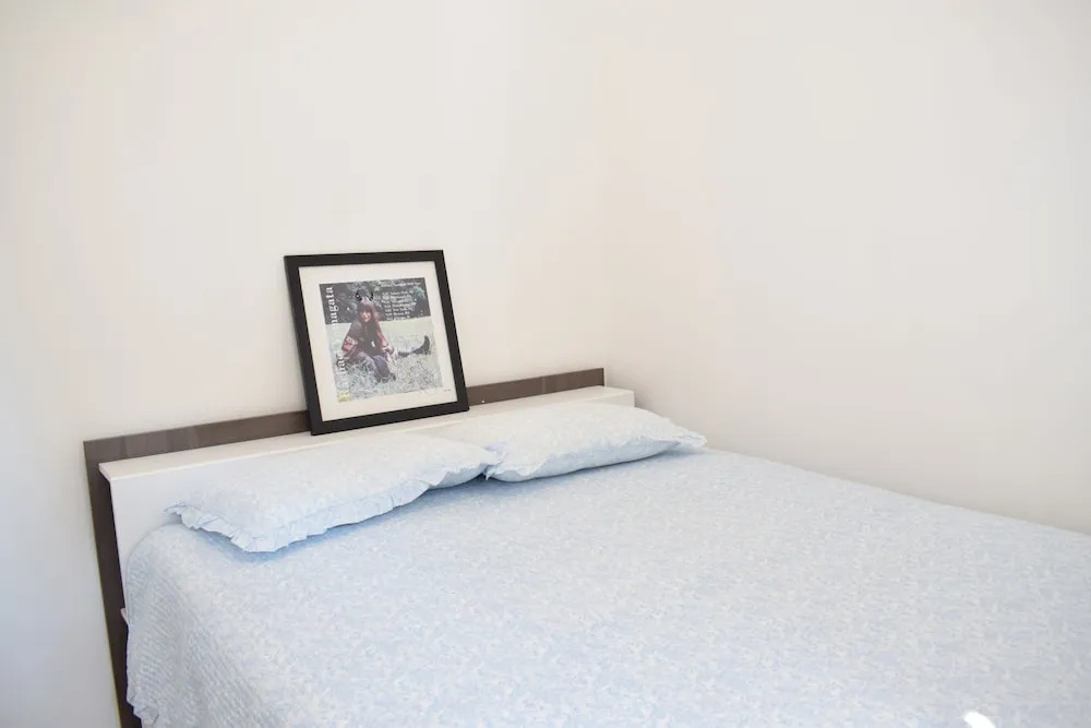 2 Bedroom City Home in Oval