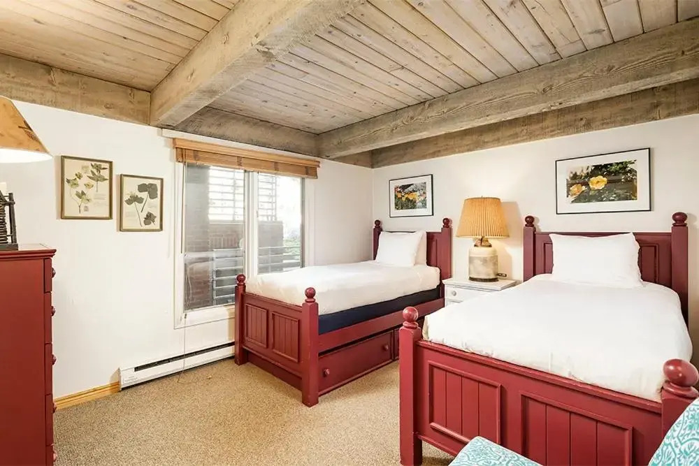 Chateau Eau Claire Unit 8