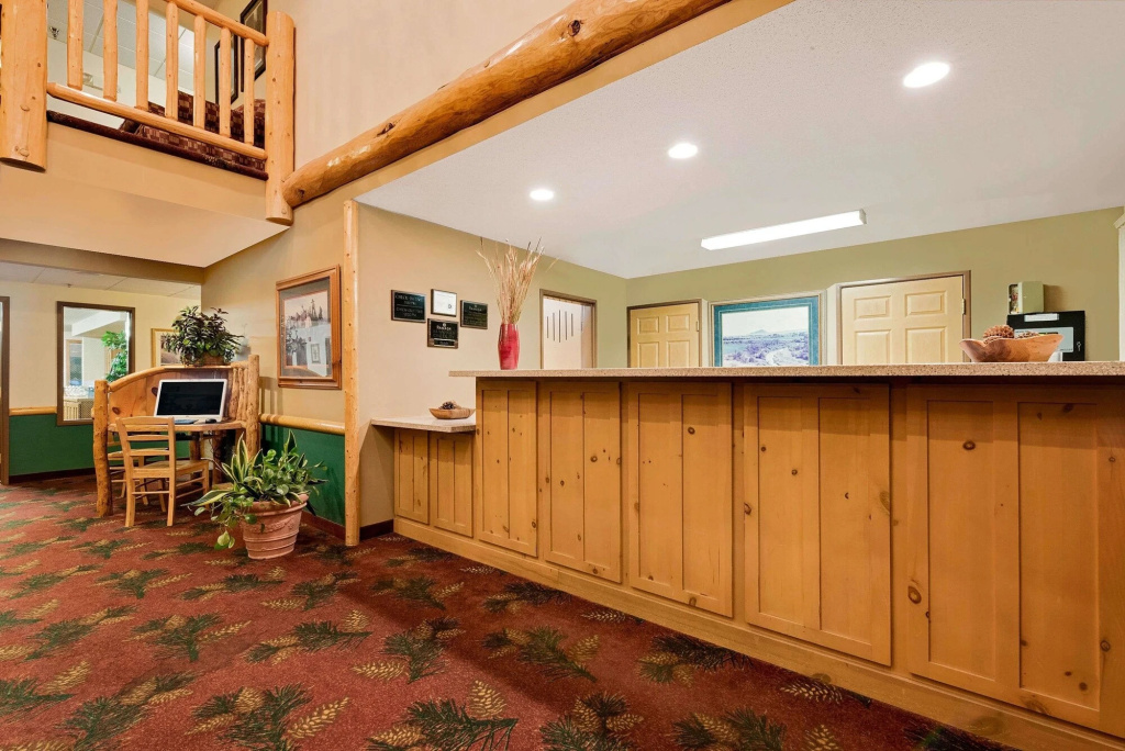 Comfort Inn & Suites Summerset - North Rapid City