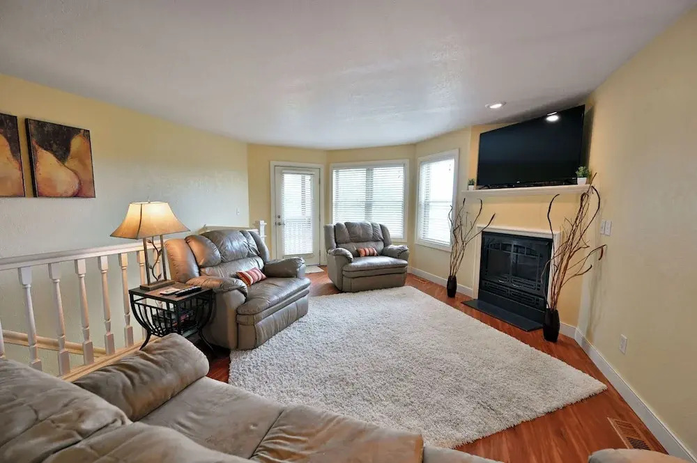 Unit 109 2 Bdrm/ 2 BA